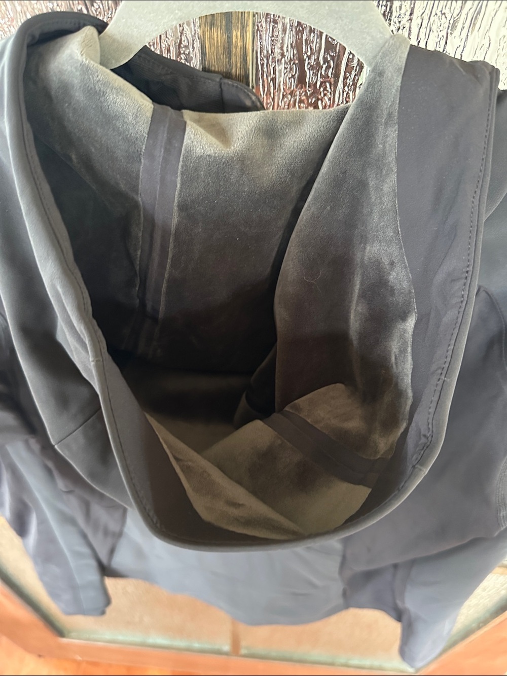 Lululemon Cross Chill Jacket RepelShell Black Woman’s 12 - Picture 10 of 10